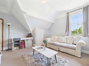 Bedroom- click for photo gallery